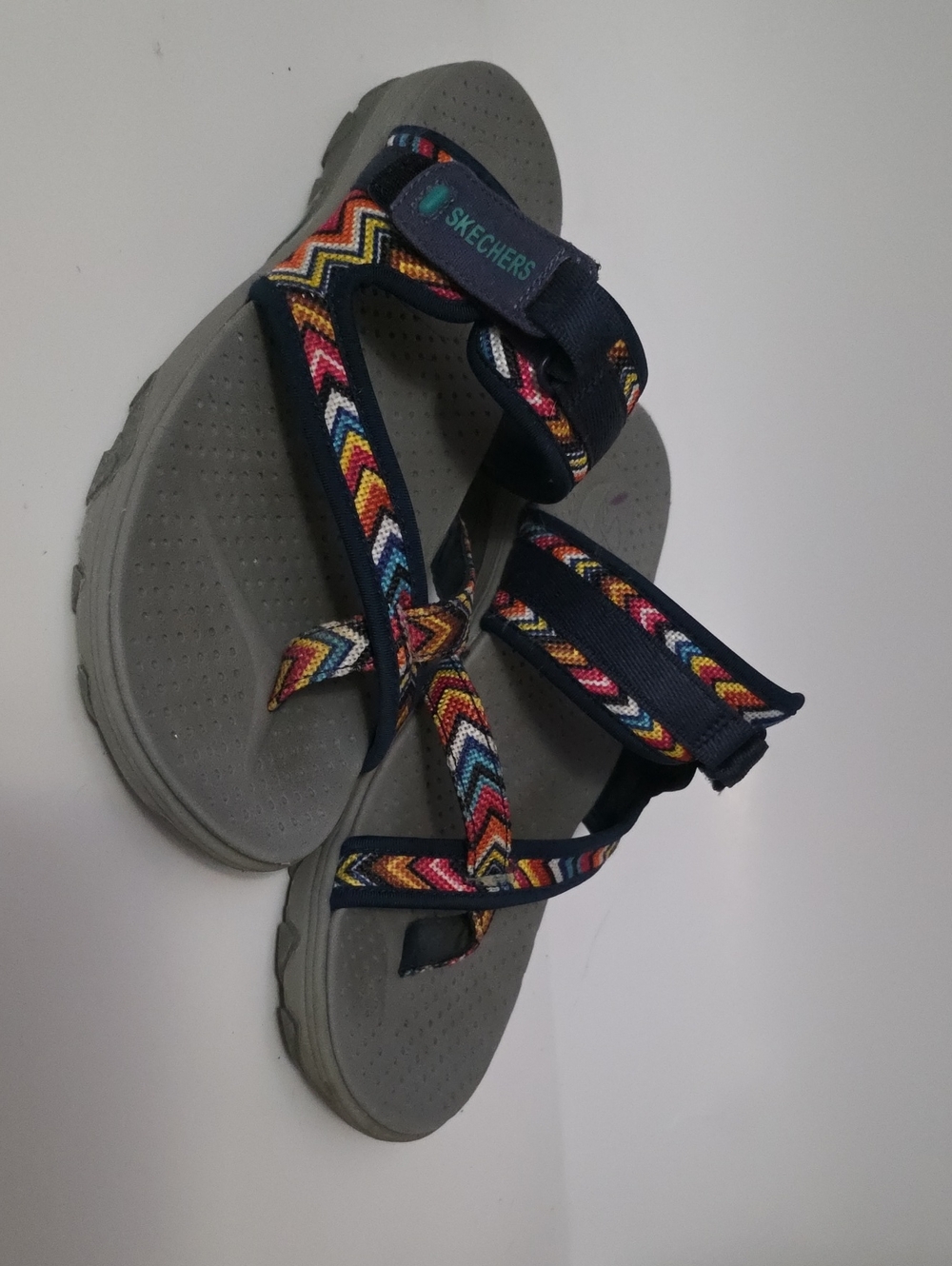Skechers SZ 9 Wmn’s Reggae Zig Swag Multicolor Strappy Sport Sandals